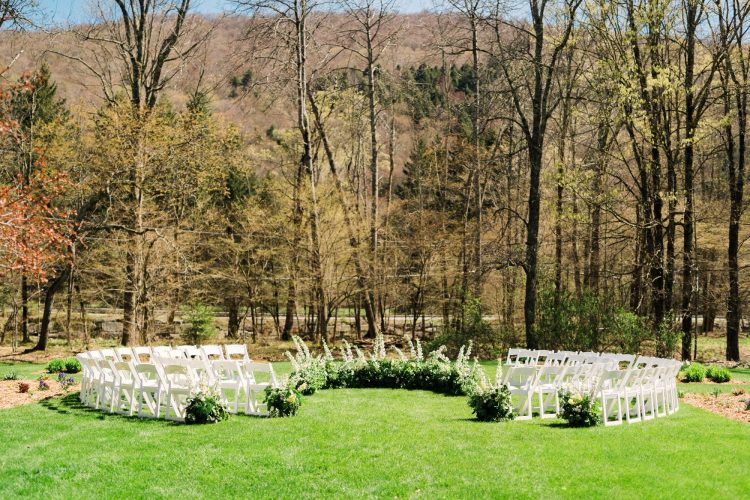 A Haven for Nature-Loving Couples: