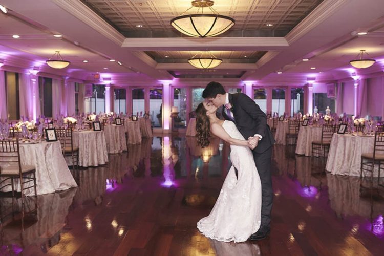 Fox Hollow: Where Your Wedding Day Steals the Spotlight!