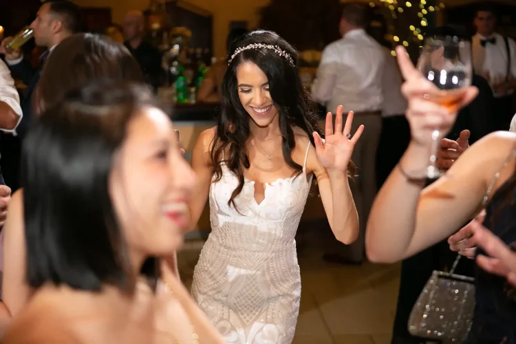 Elevate Your Wedding Vibes at Raphael Vineyard with Us:
