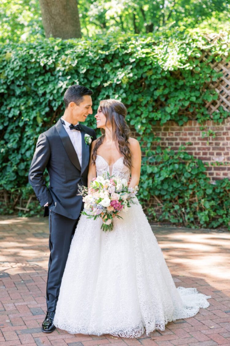 Unlock the Secrets to Your Dream Wedding: Let’s Chat!