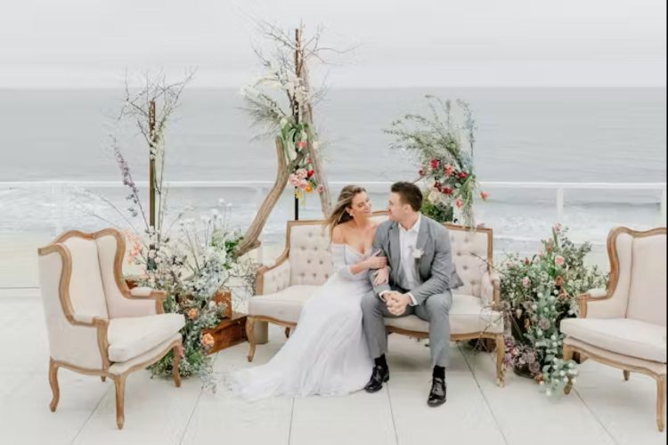 Wave Resort: Your Waterfront Love Story Awaits!